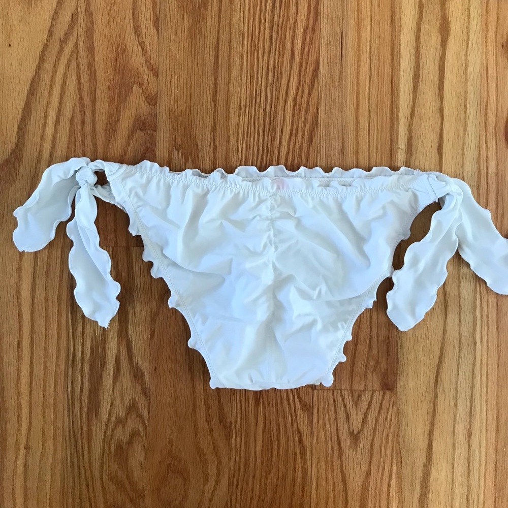 Victoria’s Secret swim bottom. Never worn - Picture 2 of 3
